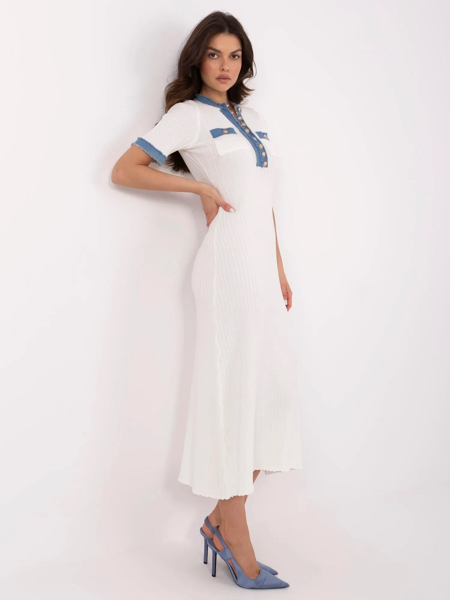 Balta džemperkelita ar džinsa detaļām