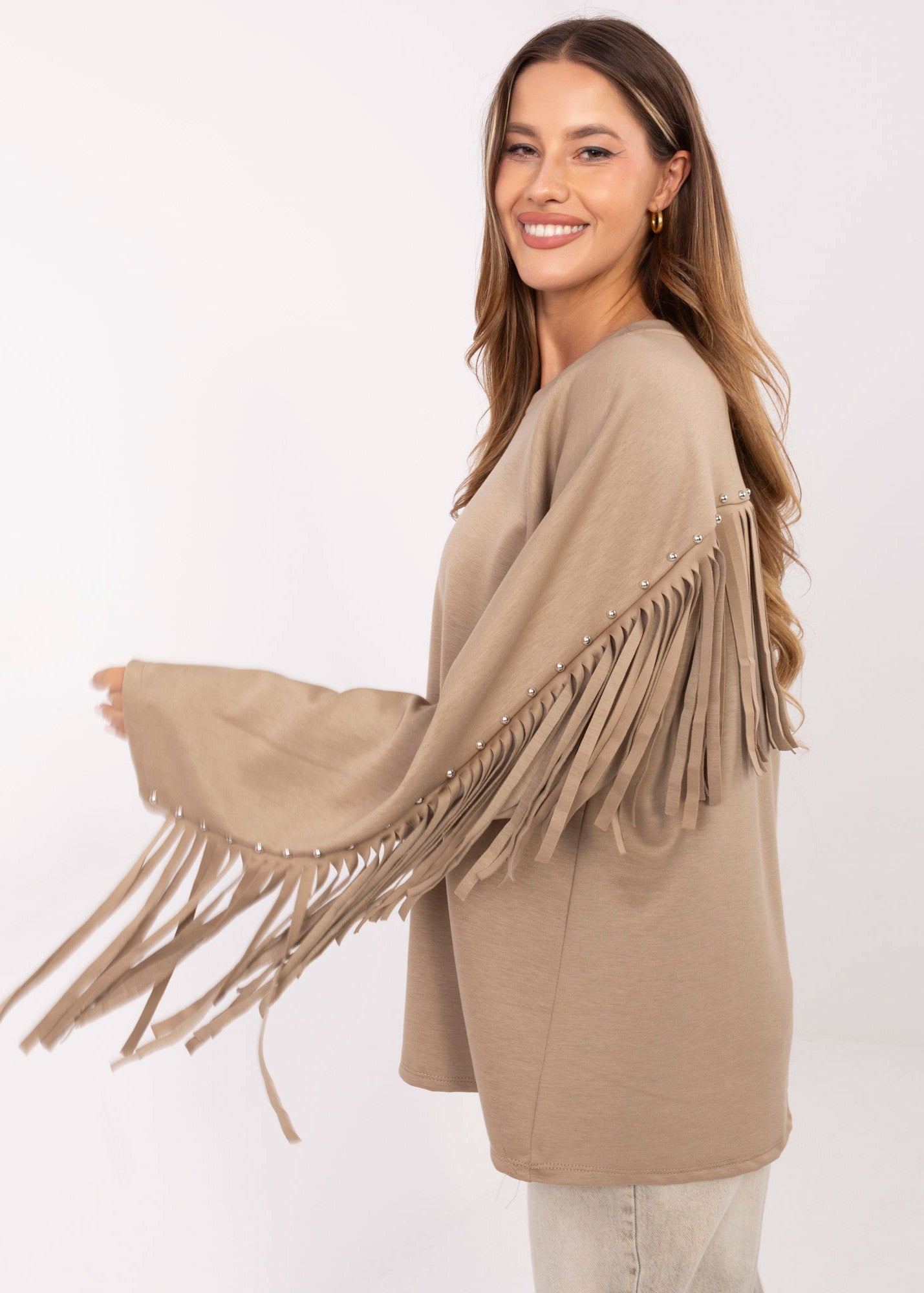 Tumši bēšs džemperis ar bārkstīm (One size/S-XL)