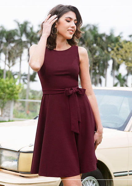 Bordo kleita ar sasienamu jostiņu (XL; XXL)