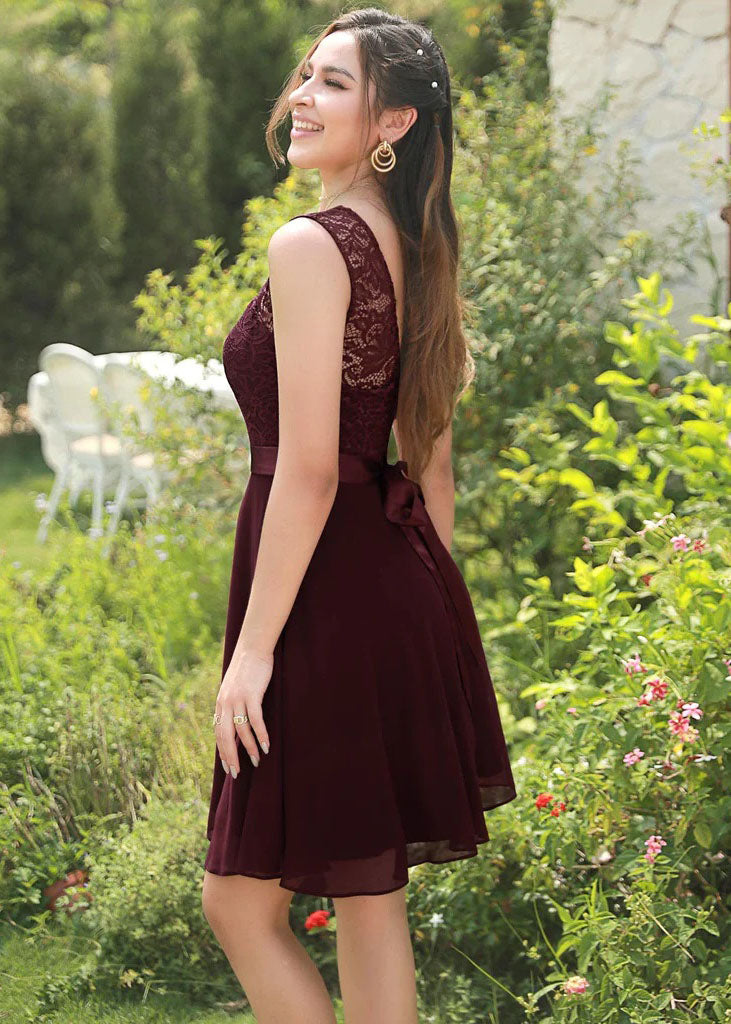 Bordo sarkana mini svētku kleita (S)