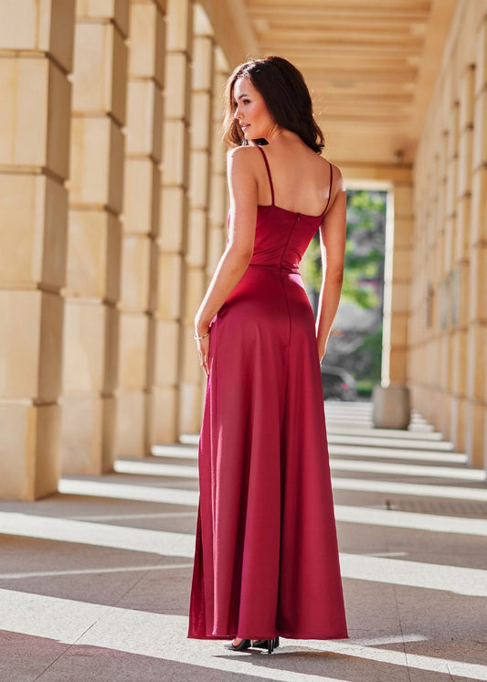 bordo satīna vakarkleita ar lencēm