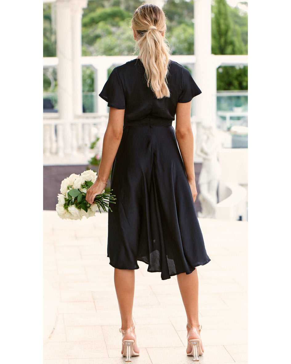 Melna satīna kleita (S; XL; XXL)