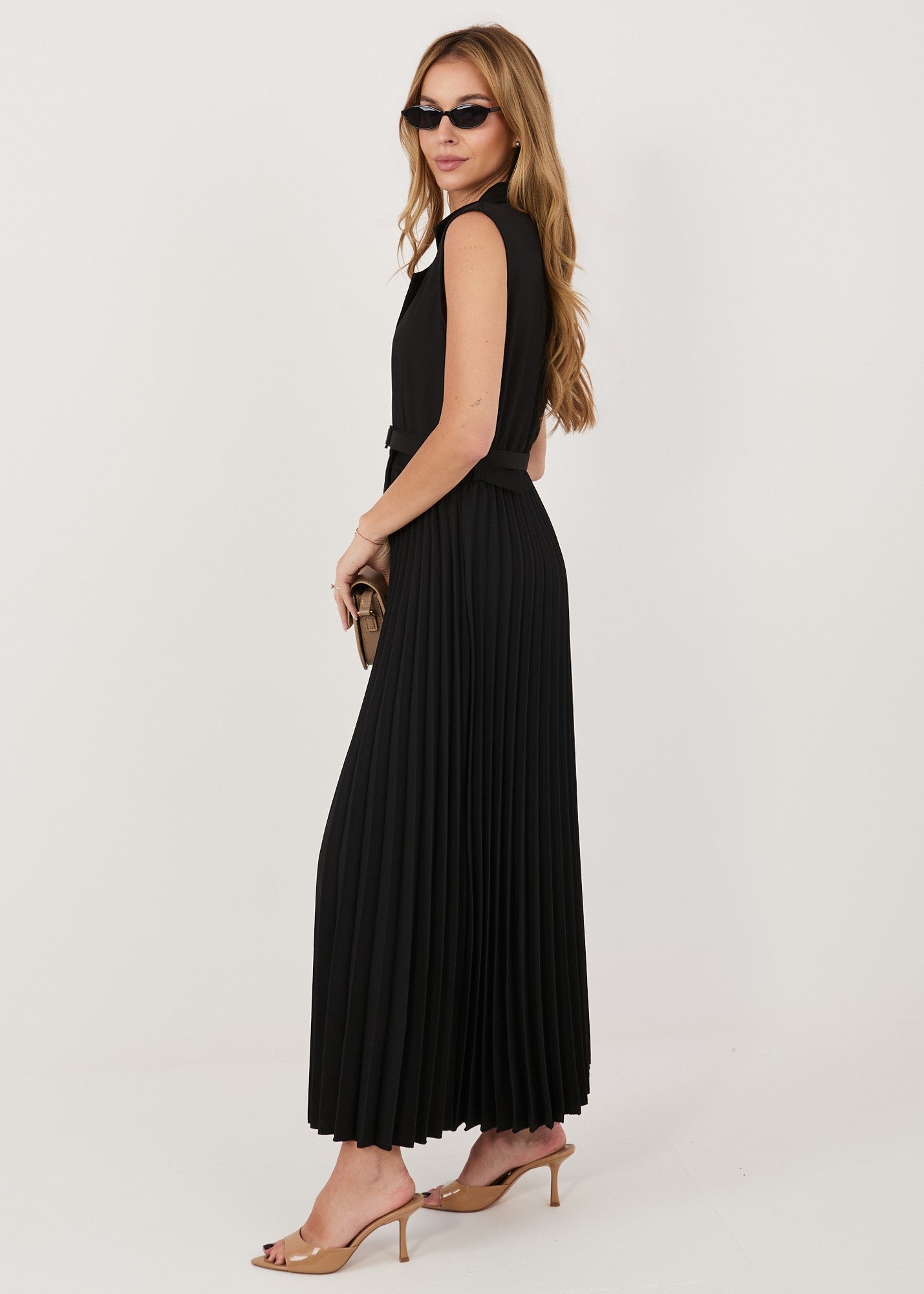 Melna plisēta midi kleita (One size/S-L)