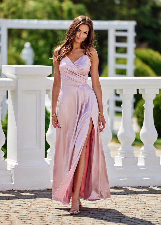 satīna garā svētku pasākumu kāzu kleita