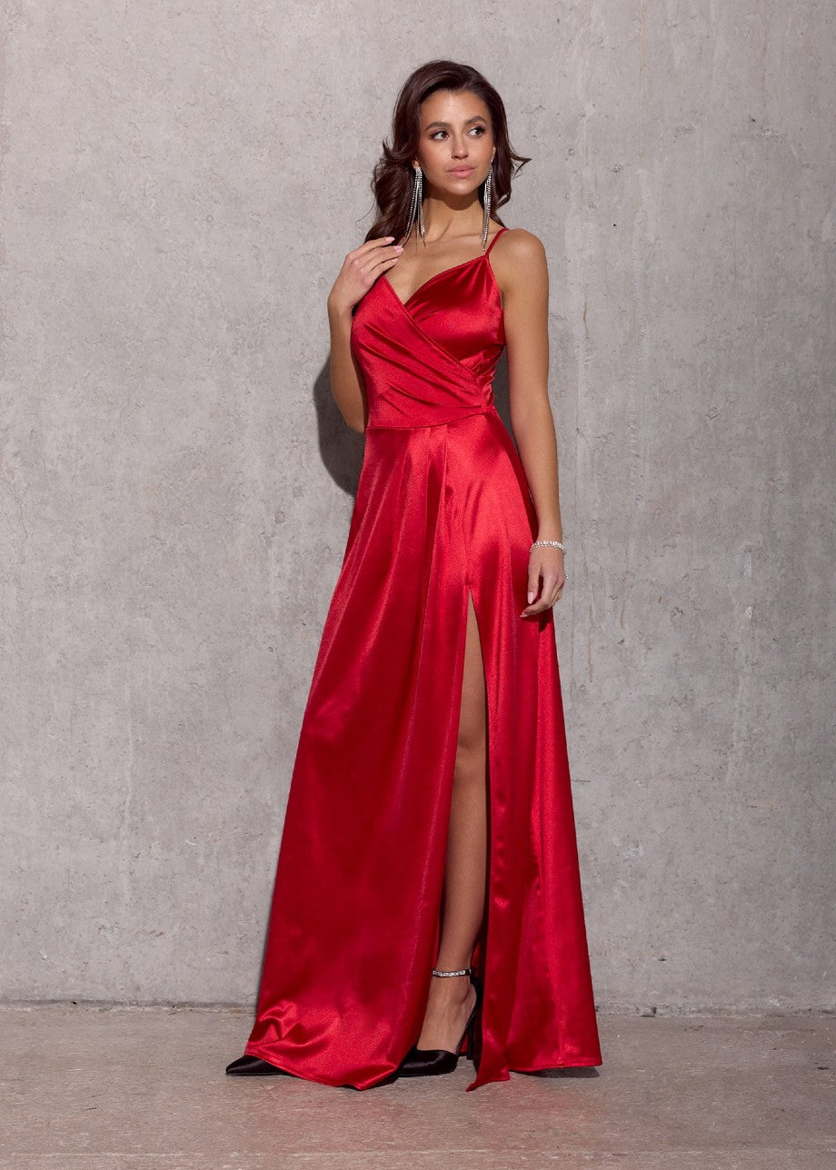 Sarkana satīna garā vakarkleita (S; M; L)