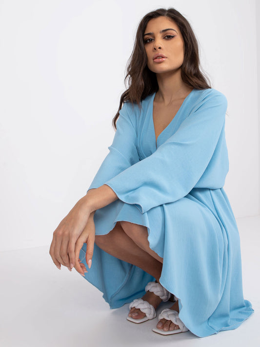 Gaiši zila kleita ar platu aukšdaļu (One size)