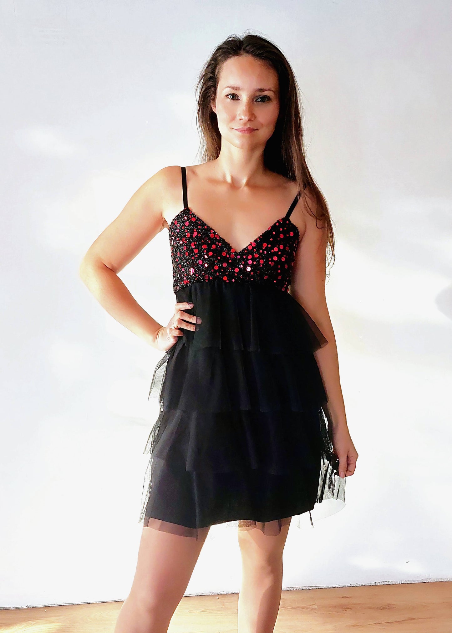 Kleita ar fliteriem un tilla volāniem(One size)