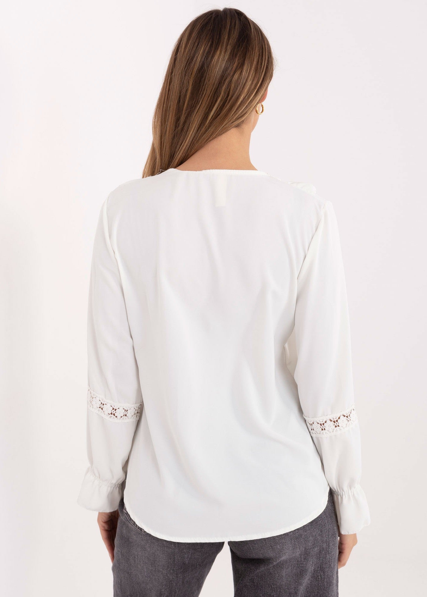 Balta blūze ar brošiņu (One size/S-L)