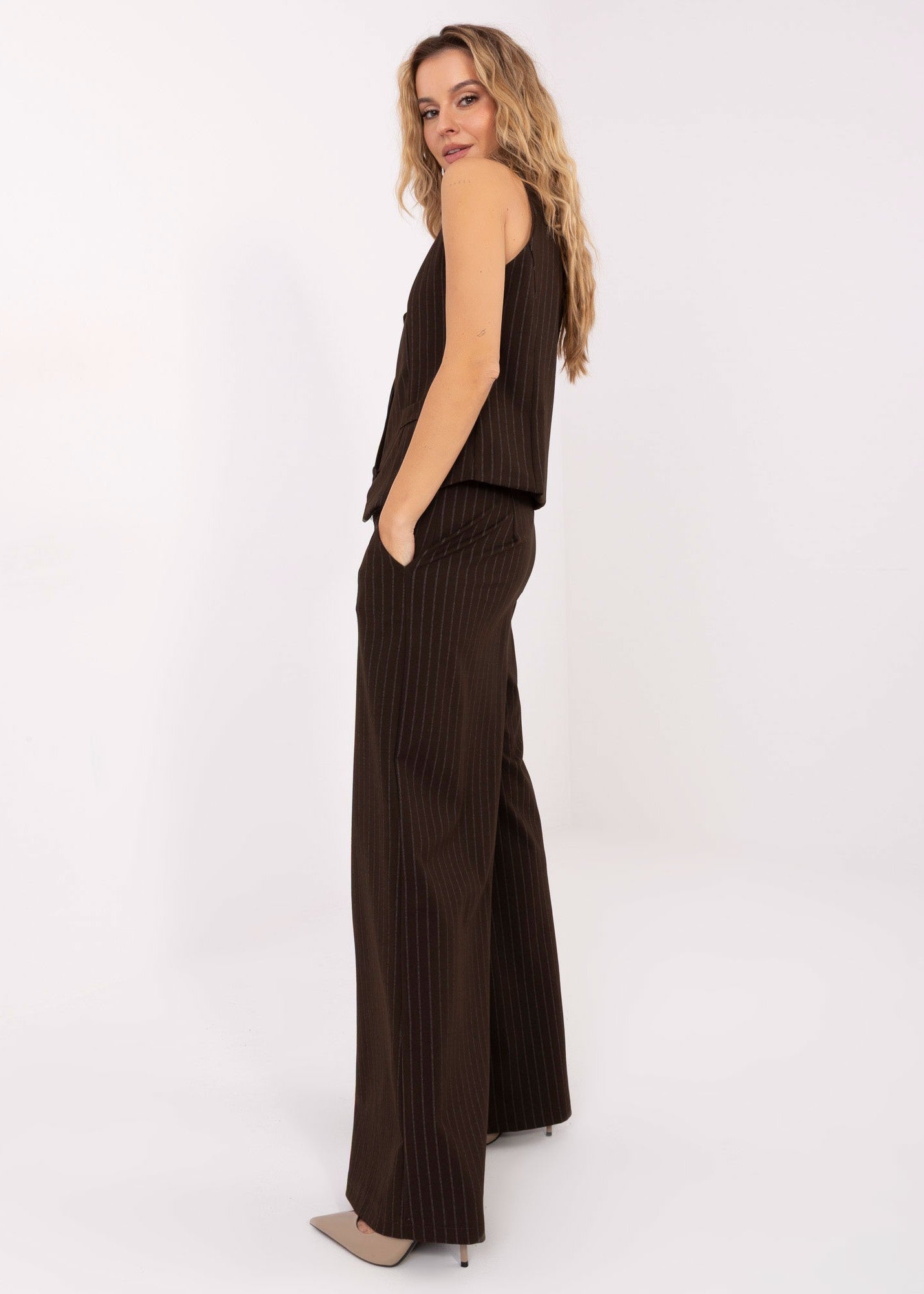 Brūns apģērbu komplekts (S/M)