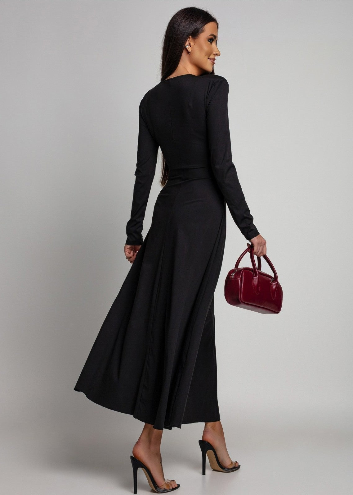 melna garā svētku kleita