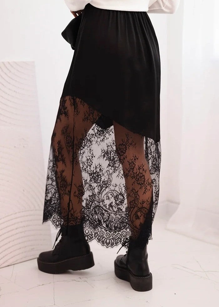 svārki ar mežģīņu apakšmalu