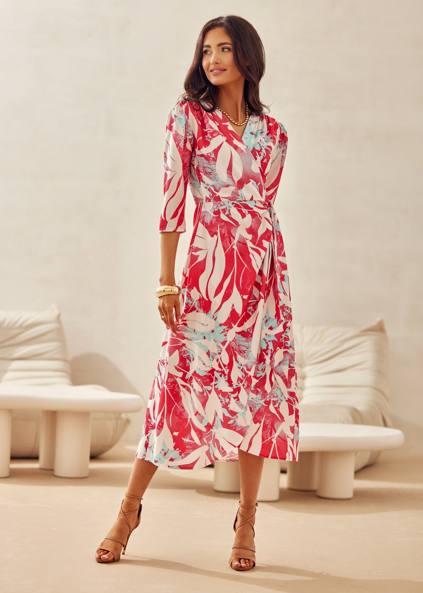 Pārliekamā kleita (2XL)