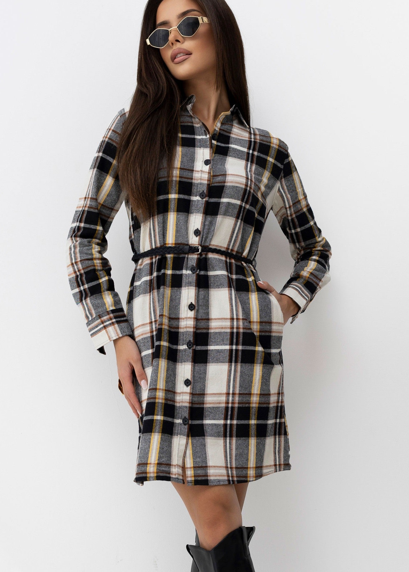 Rūtaina kleita ar jostu (S; M; L; XL)