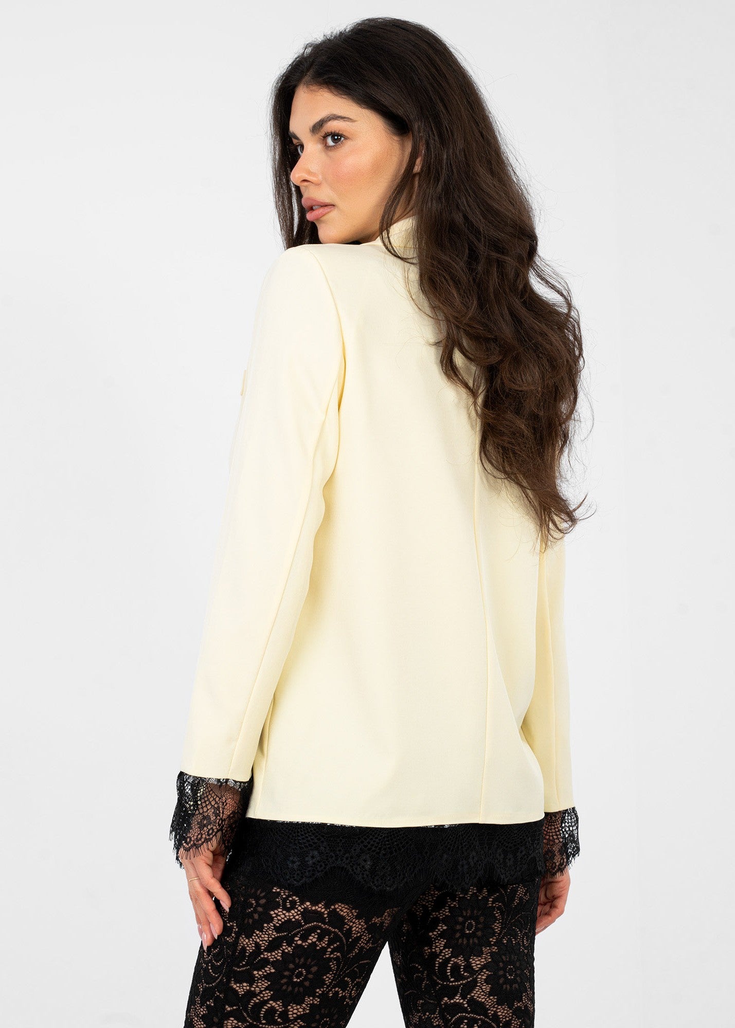 Gaiši dzeltena žakete ar mežģīni (One size/S-L)